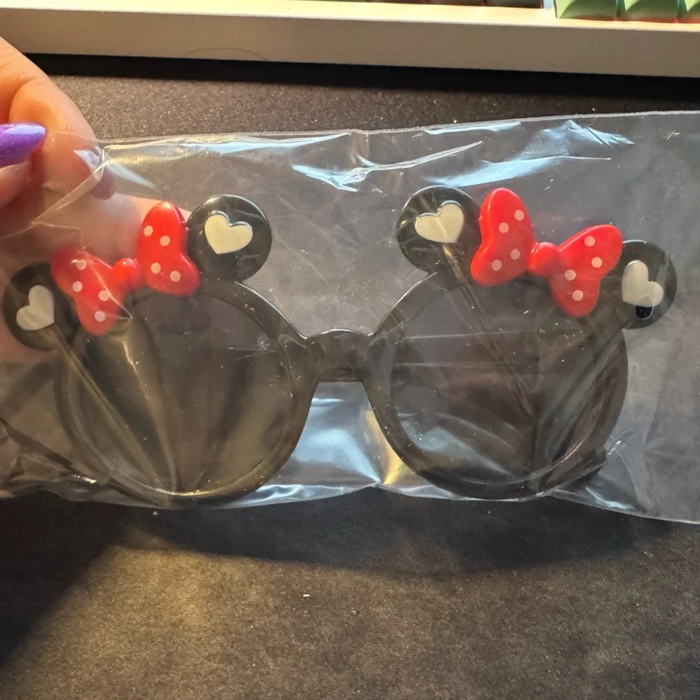 New Kids Heart Bow Minnie Mouse themed Sunglasses - Pink, White, Tan, Black
